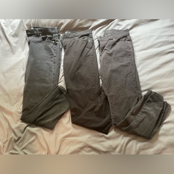 Bundle of 3 hollister jeans. - Picture 1 of 11